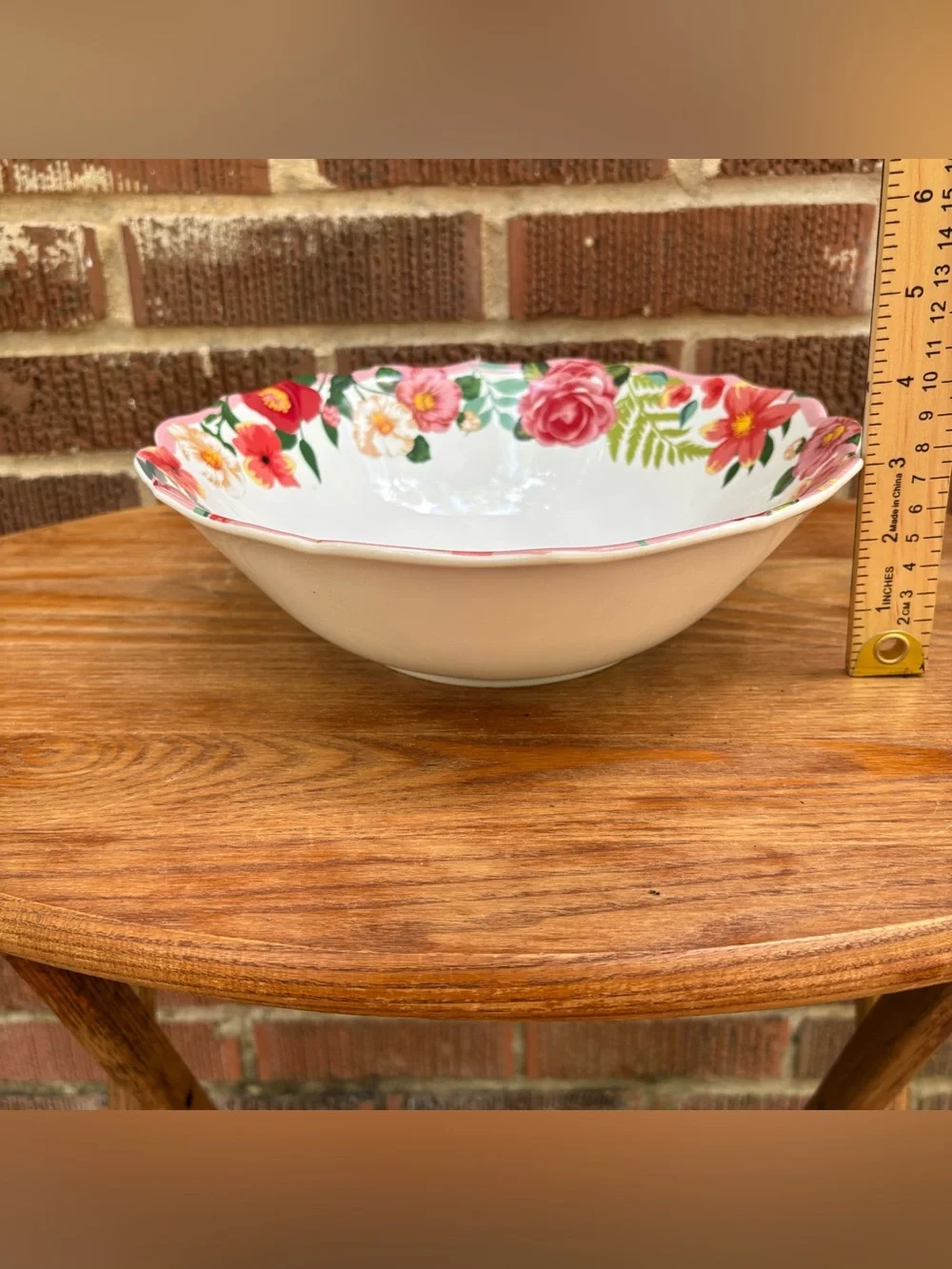 Windham Park Tableware Porcelain Kissing Bunny Red Serving Bowl